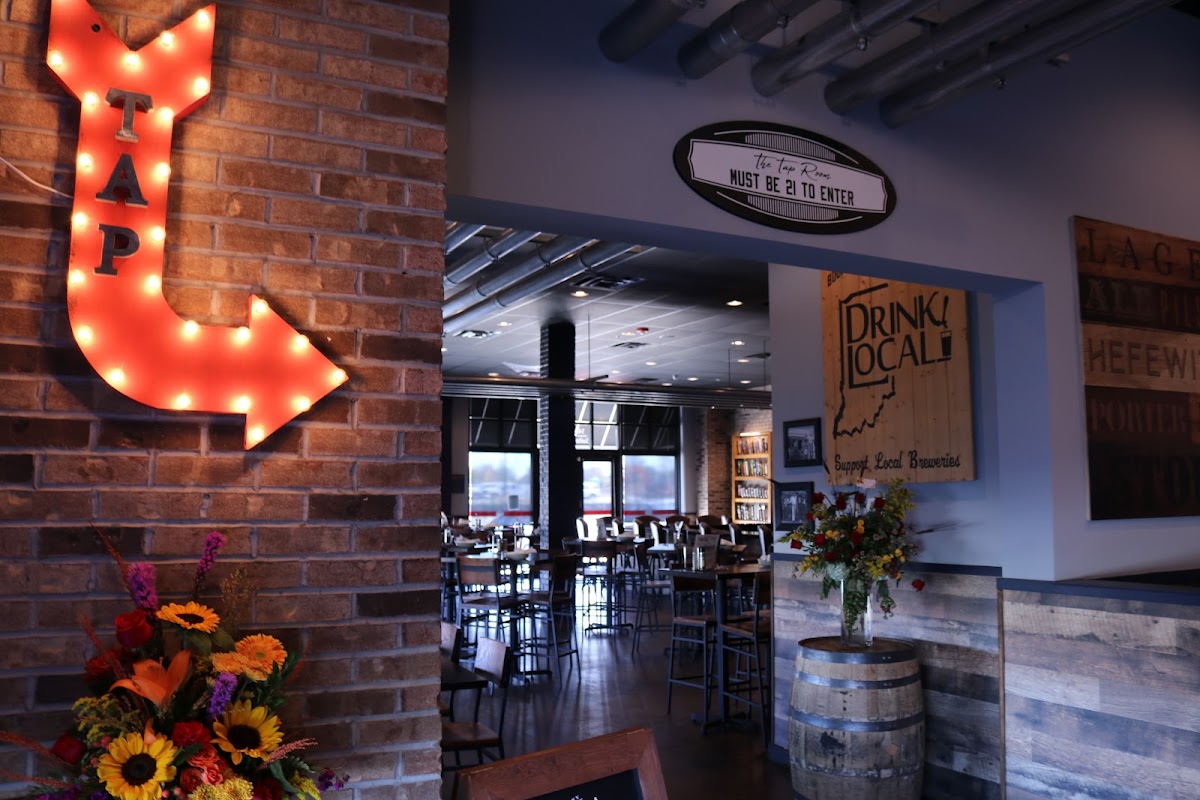 Boombozz Pizza & Watch Bar